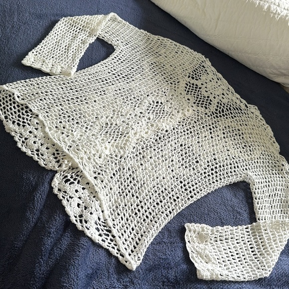 Crocheted Button up cardigan with Roses Down Center, Empire sleeves scal… - Picture 11 of 14